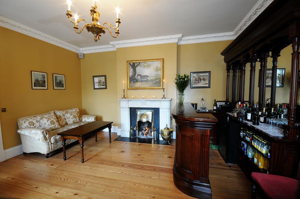 Hotel Ashbrook Arms Townhouse And Restaurant à Durrow Extérieur photo